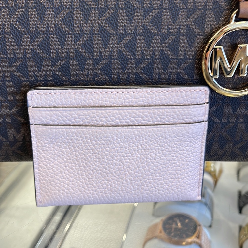 MICHAEL KORS
Reed Large Pebbled Leather Card Holder Case Wallet
POWDER BLUSH
NWT - Picture 6 of 16